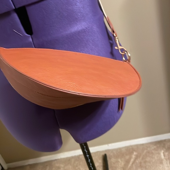 Universal Thread Purse - Picture 4 of 5